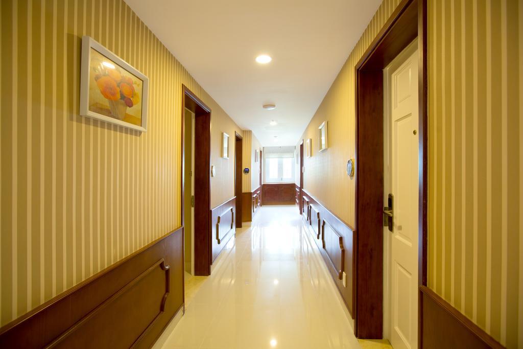L'odéon Phu My Hung Khách sạn 3*
