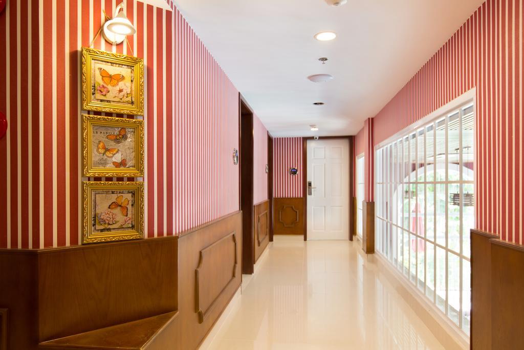 L'odéon Phu My Hung Khách sạn 3*