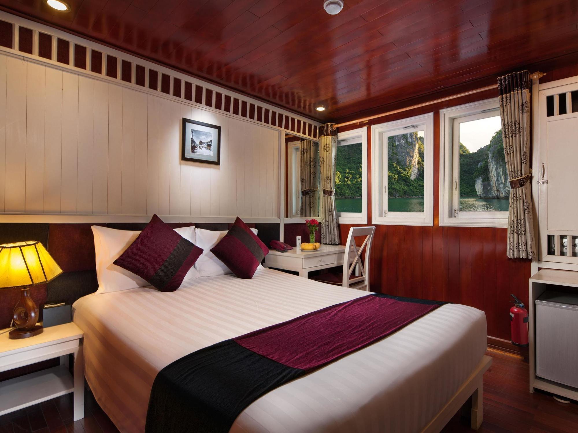  Du Thuyền Paloma Cruise