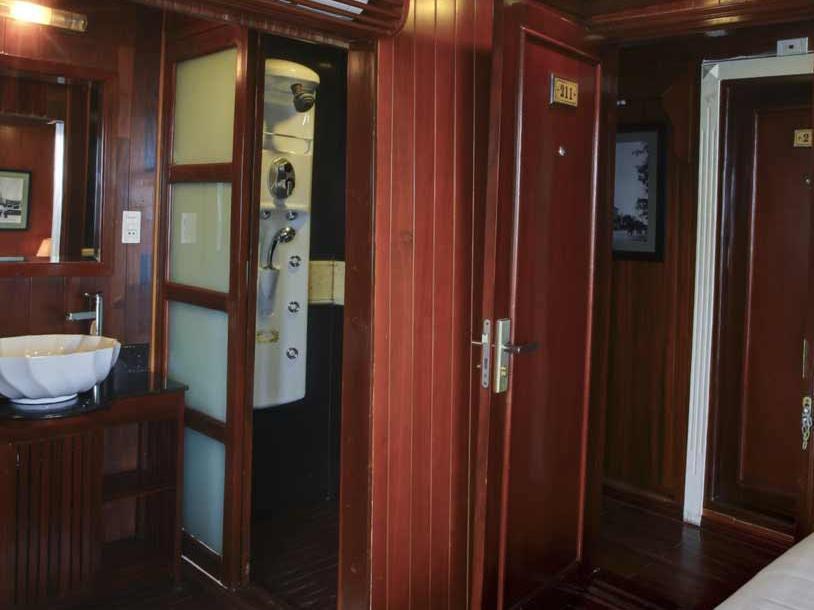 Du Thuyền Paloma Cruise  Hạ Long