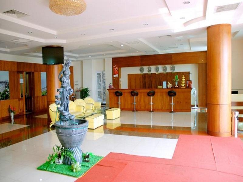 Ha Long Hotel 2*