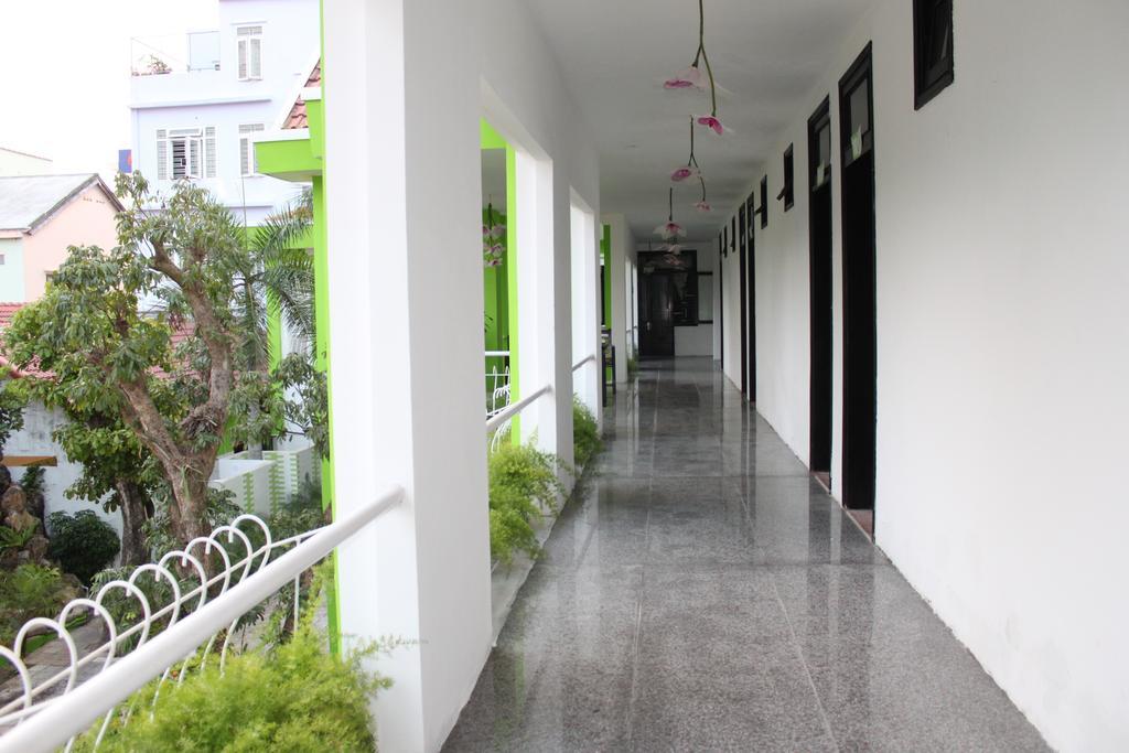 Khách sạn Ngôi Nhà Xanh