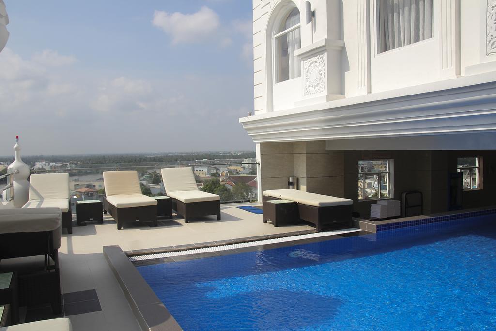Hotel West