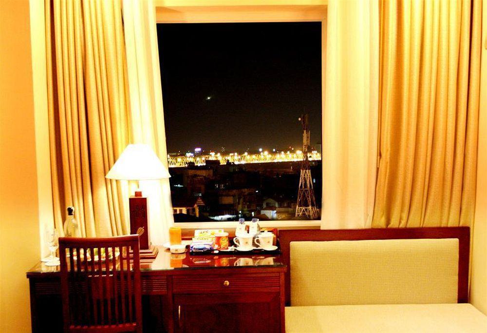 E Luxury & Restaurant 4*