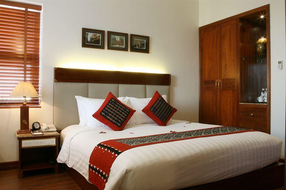 E Luxury & Restaurant Hotel