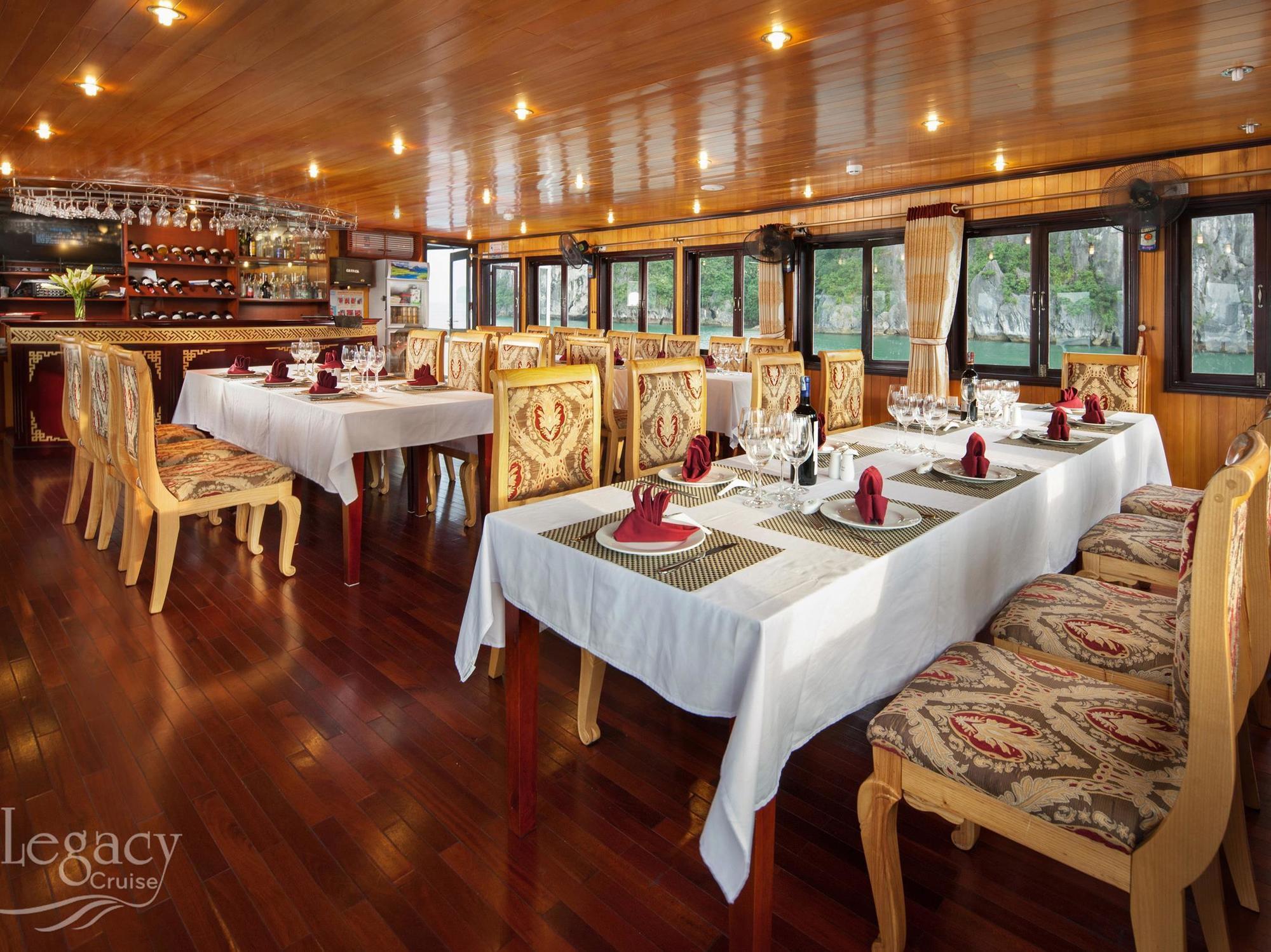 Halong Legacy Cruise Hotel 3*