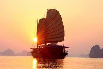 Huong Junks Botel Ha Long