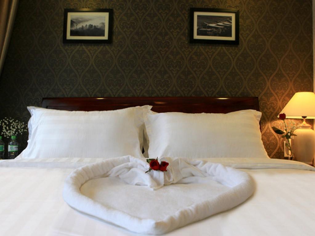 Phoenix Luxury Cruise 4*