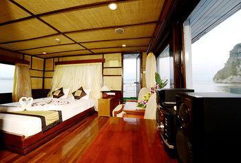 Imperial Junk Halong Hotel 3*