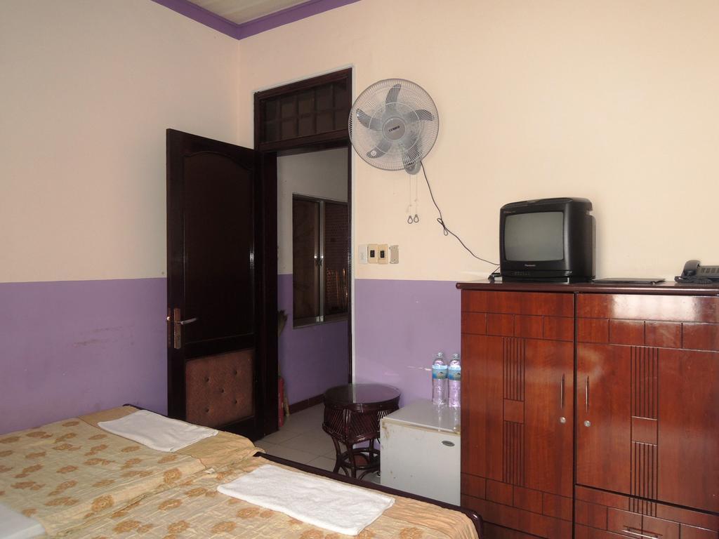 Quan Son Hotel *