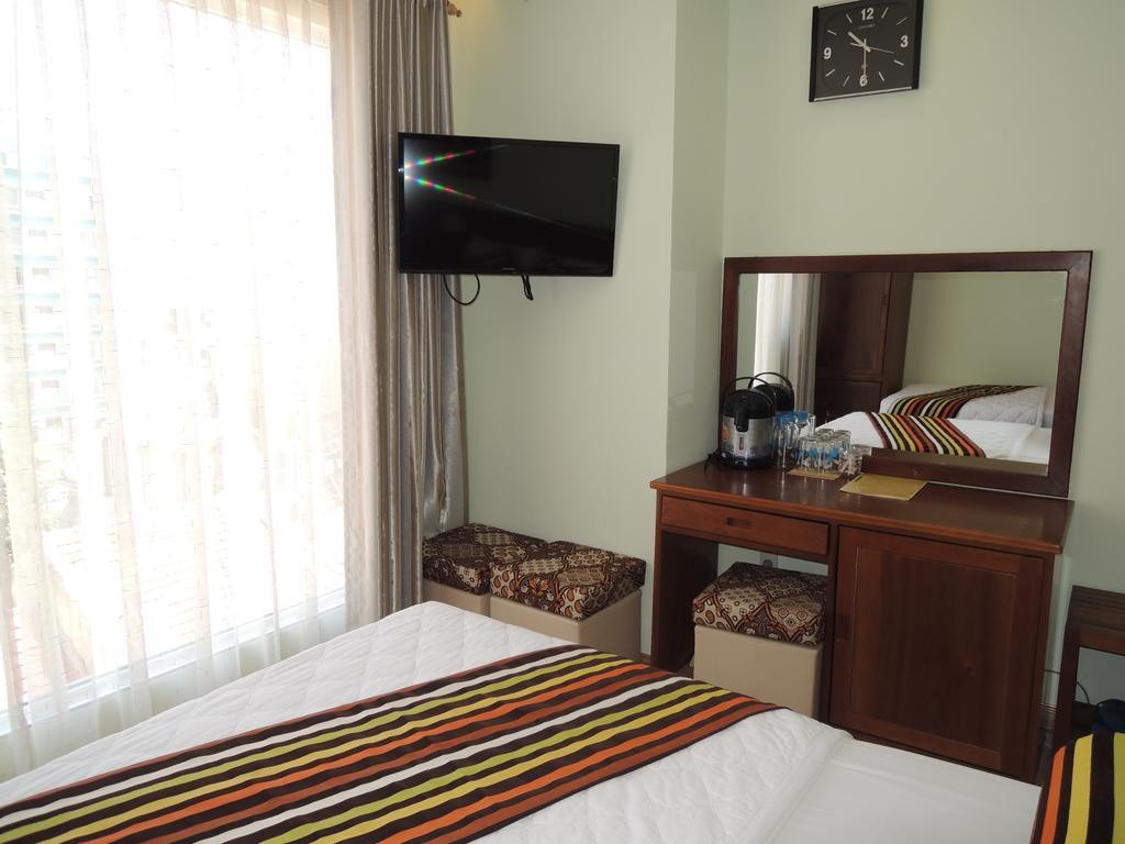 Art Deluxe Hotel