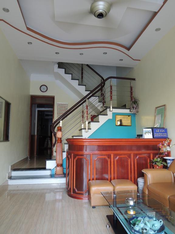 Trang 2* Hạ Long