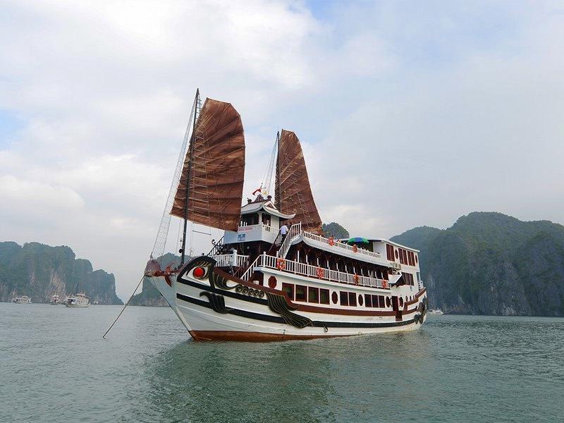 Royal Palace Cruise Ha Long