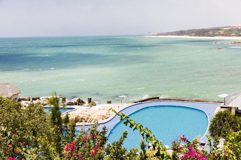 Rock Water Bay