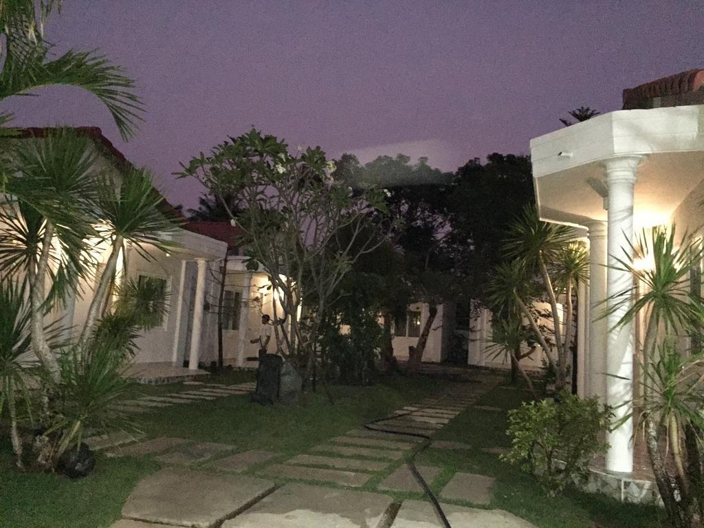 Homestay Dragon Bay *