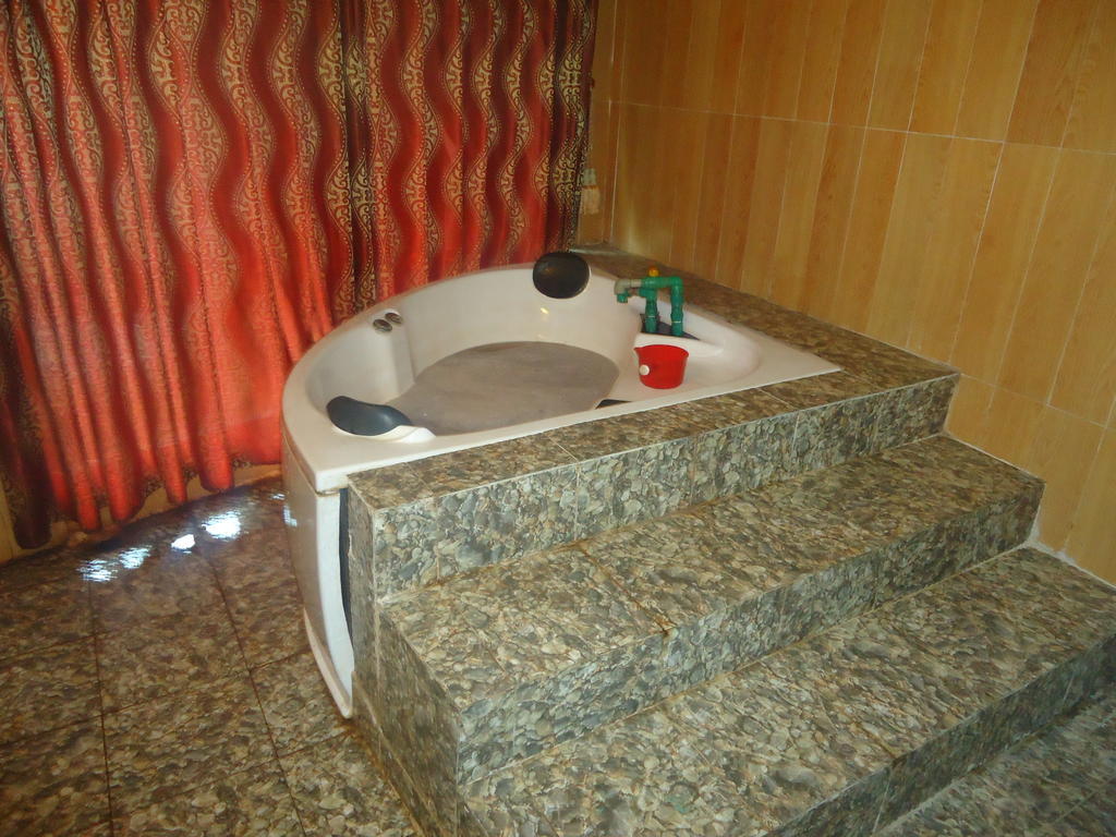 Khu nghỉ mát Truong Xuan 2*