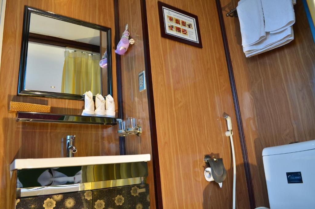  Garden Bay Premium Cruise Ha Long