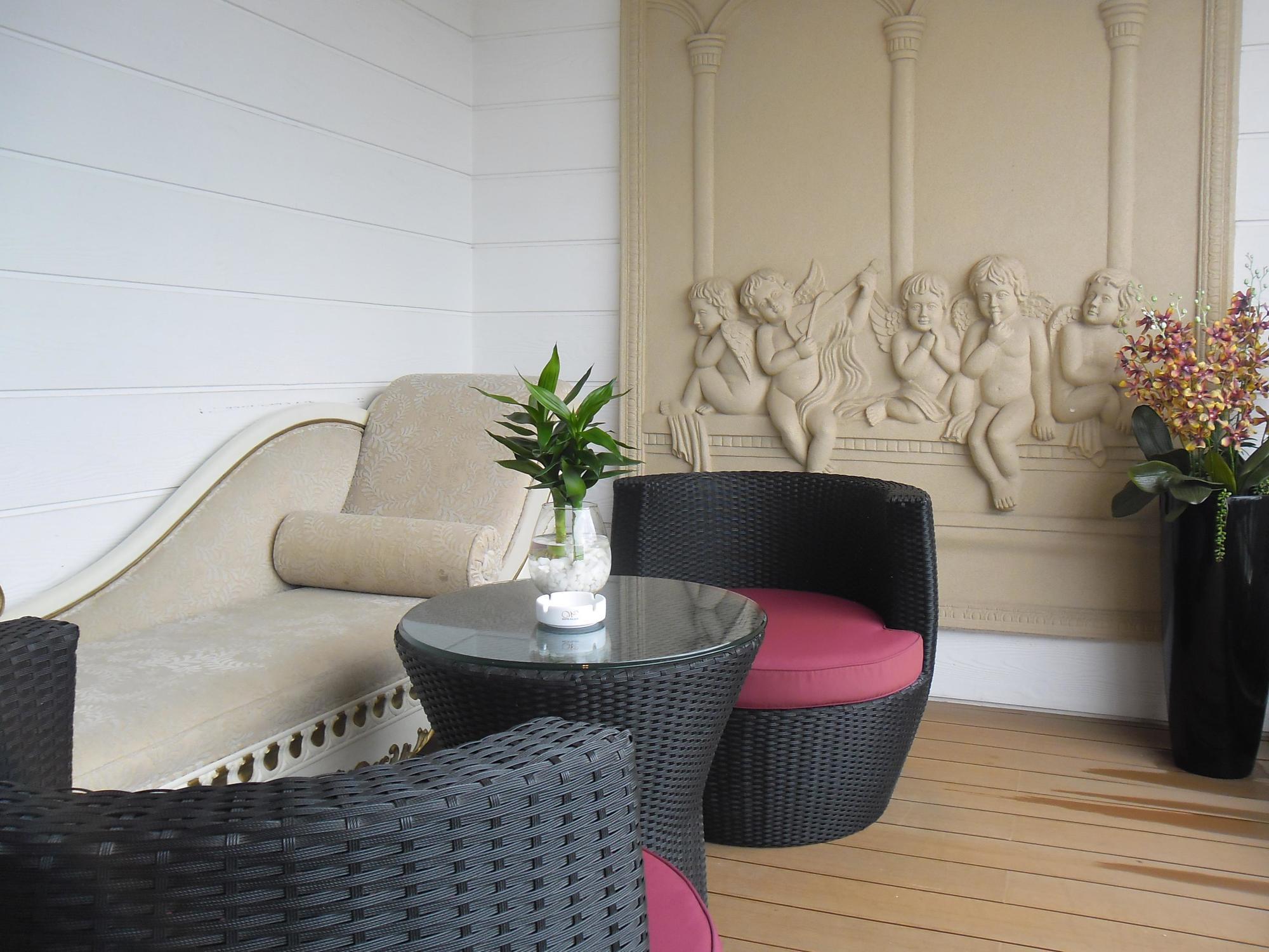 Hotel White 3*
