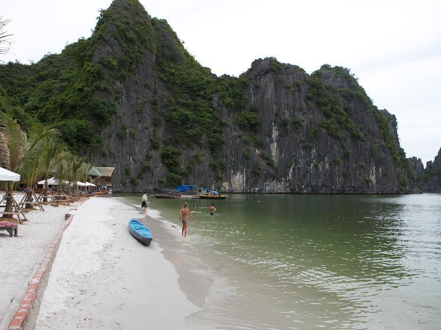 Cat Ba Sandy
