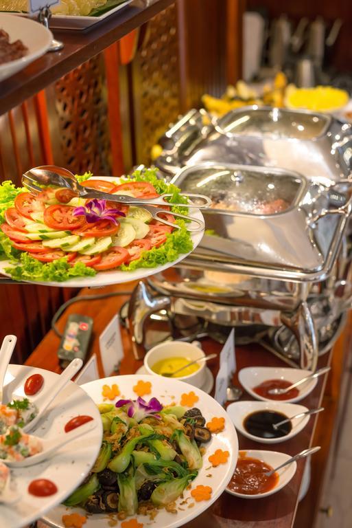 E Luxury & Restaurant