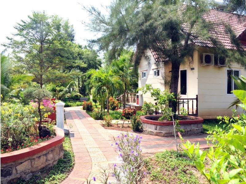 Resort Huong Phong Ho Coc