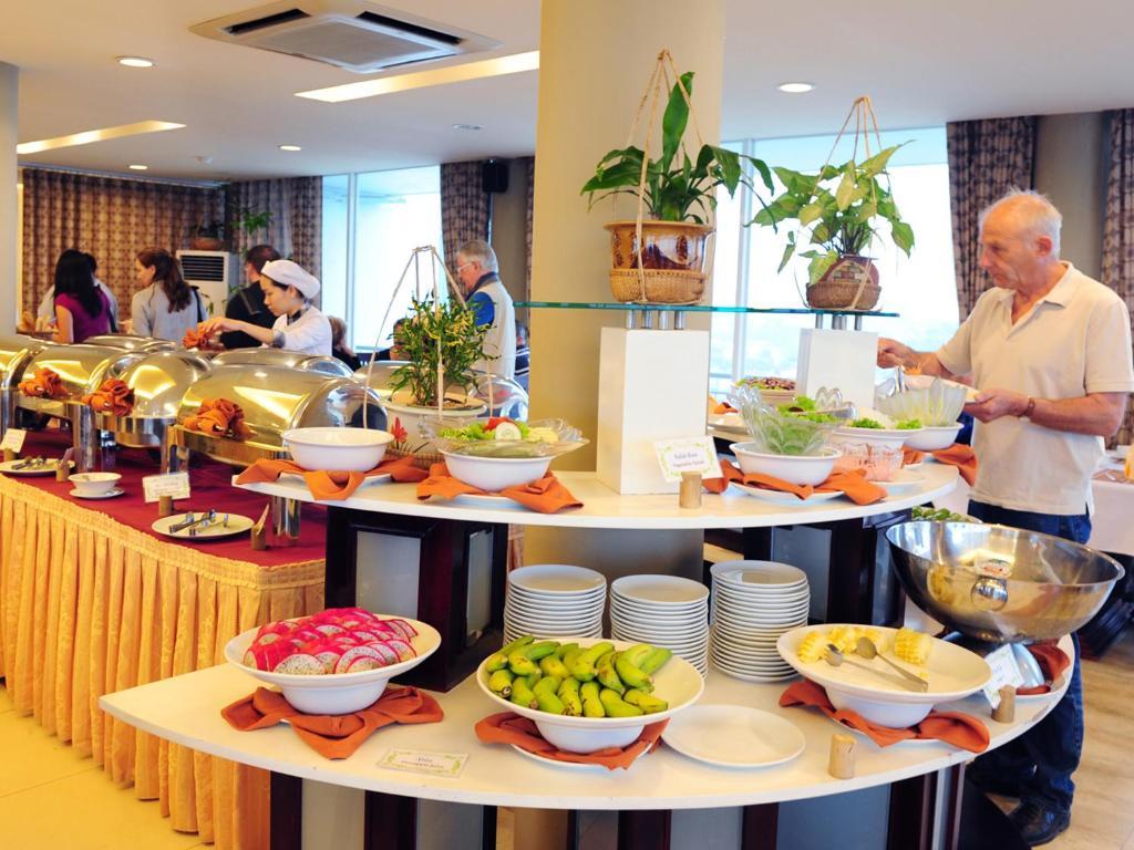 Mondial Hotel 4*