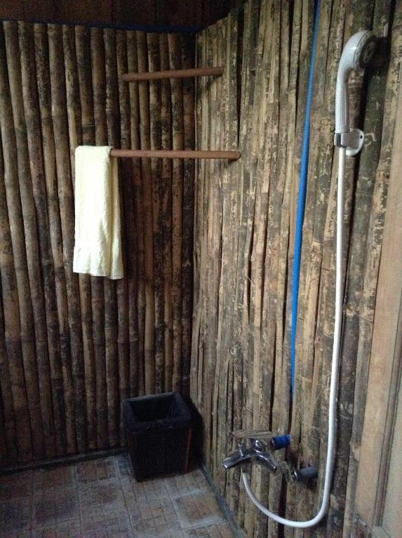 Lang Cau Homestay *