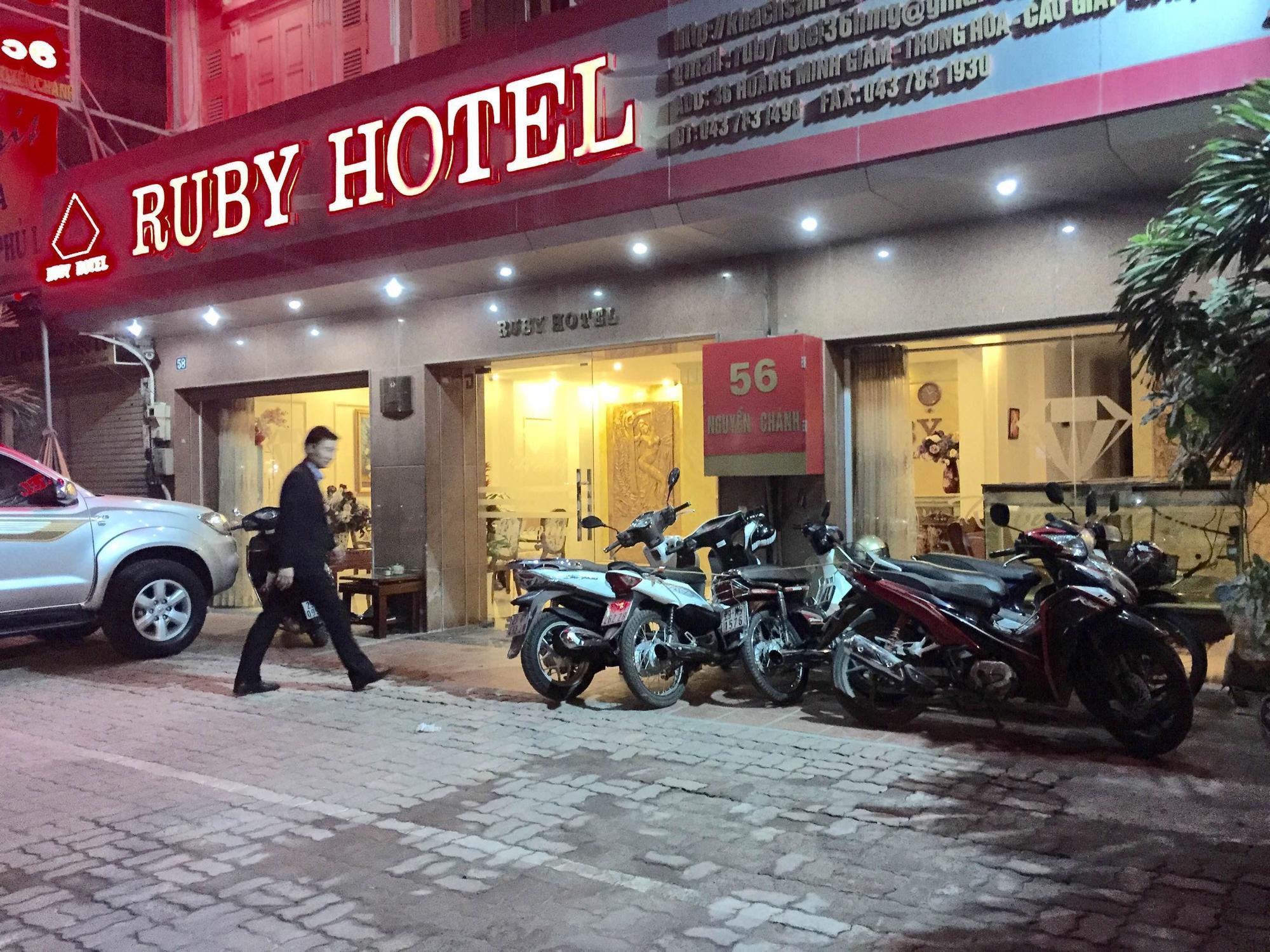 Hotel Super Oyo Capital O 1173 Le Grand - The Ruby