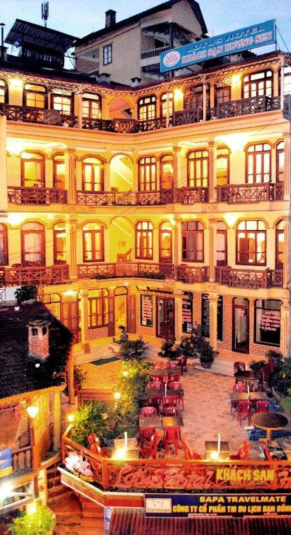Lotus Hotel *