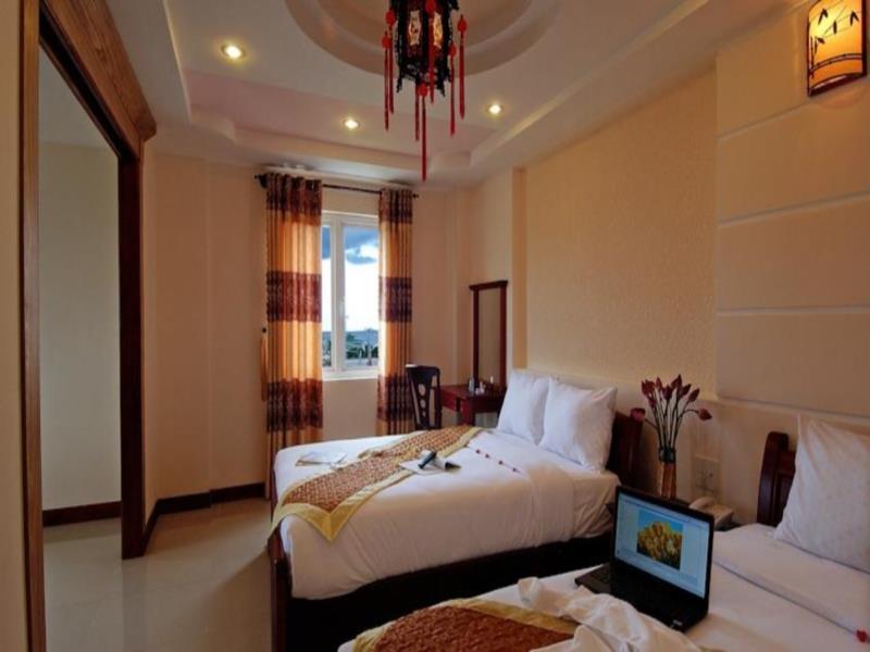 Hotel House Land 2