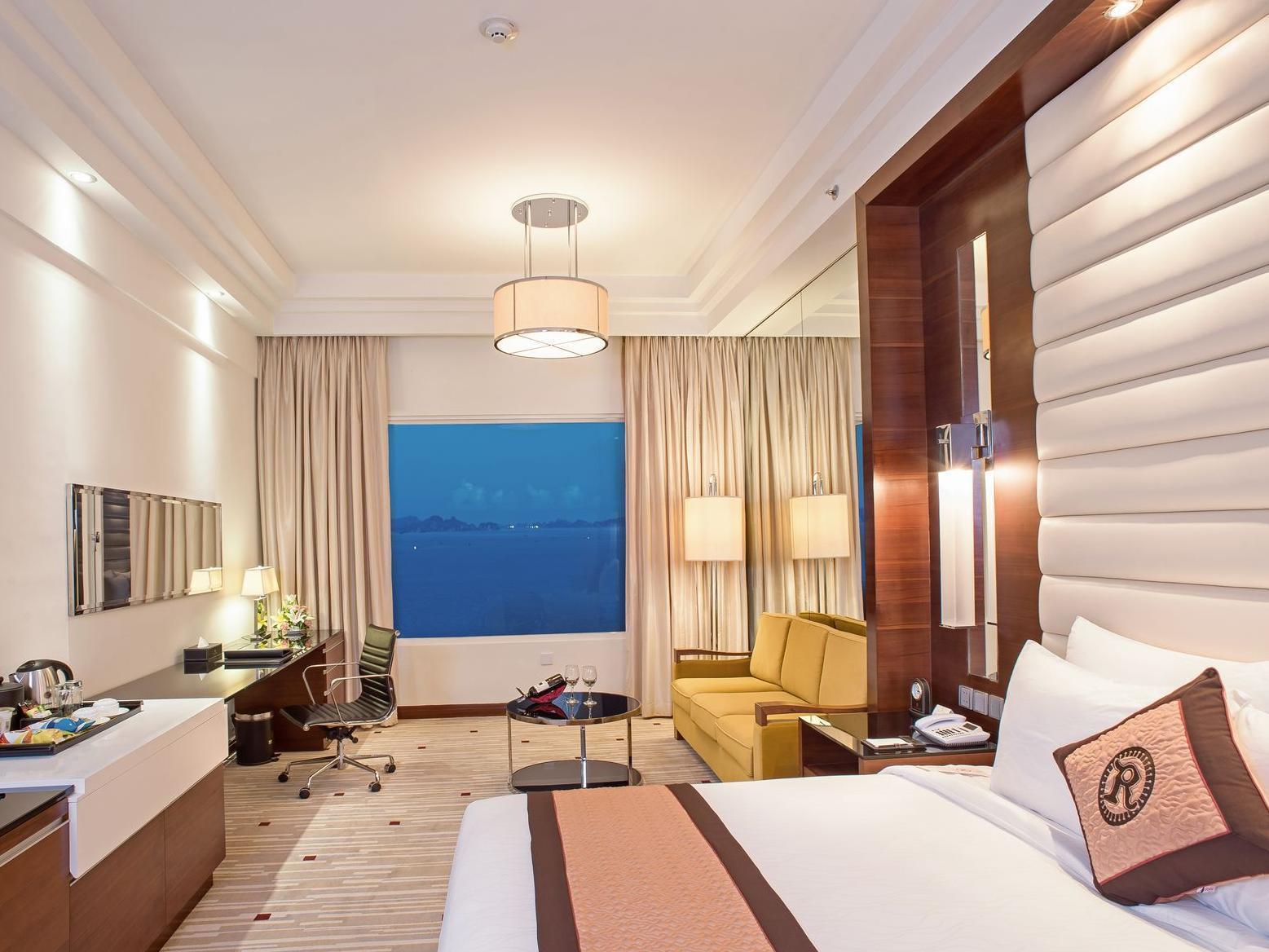 Hotel Royal Halong
