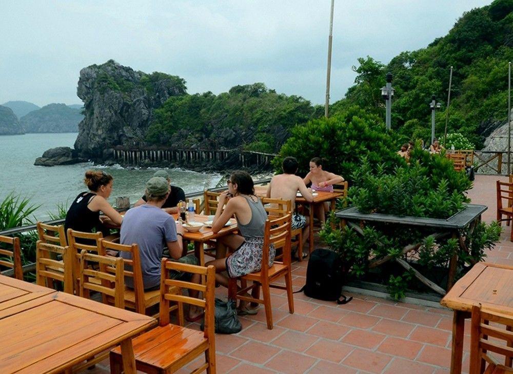 Monkey Island Resort 3*