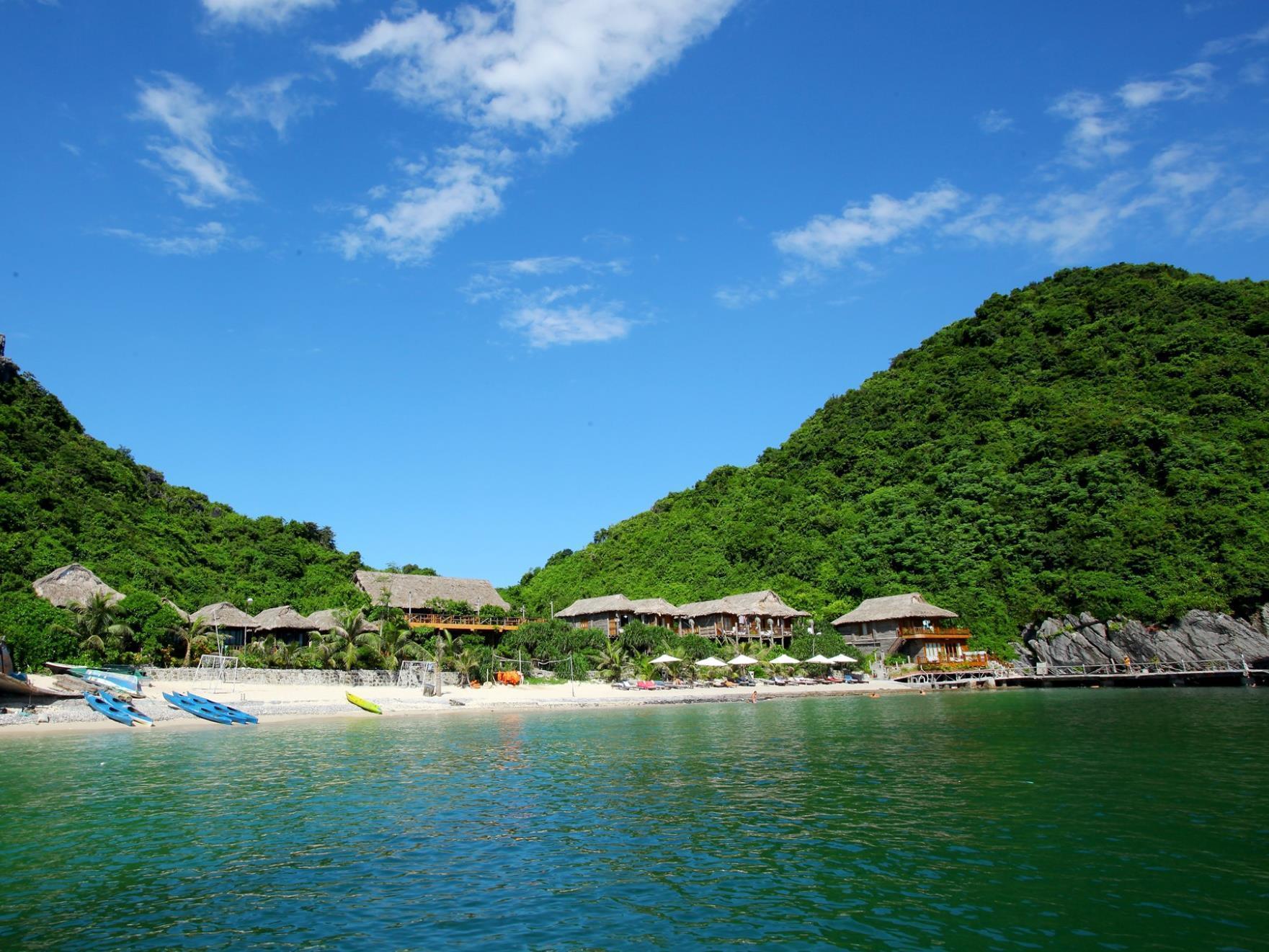 Monkey Island Resort