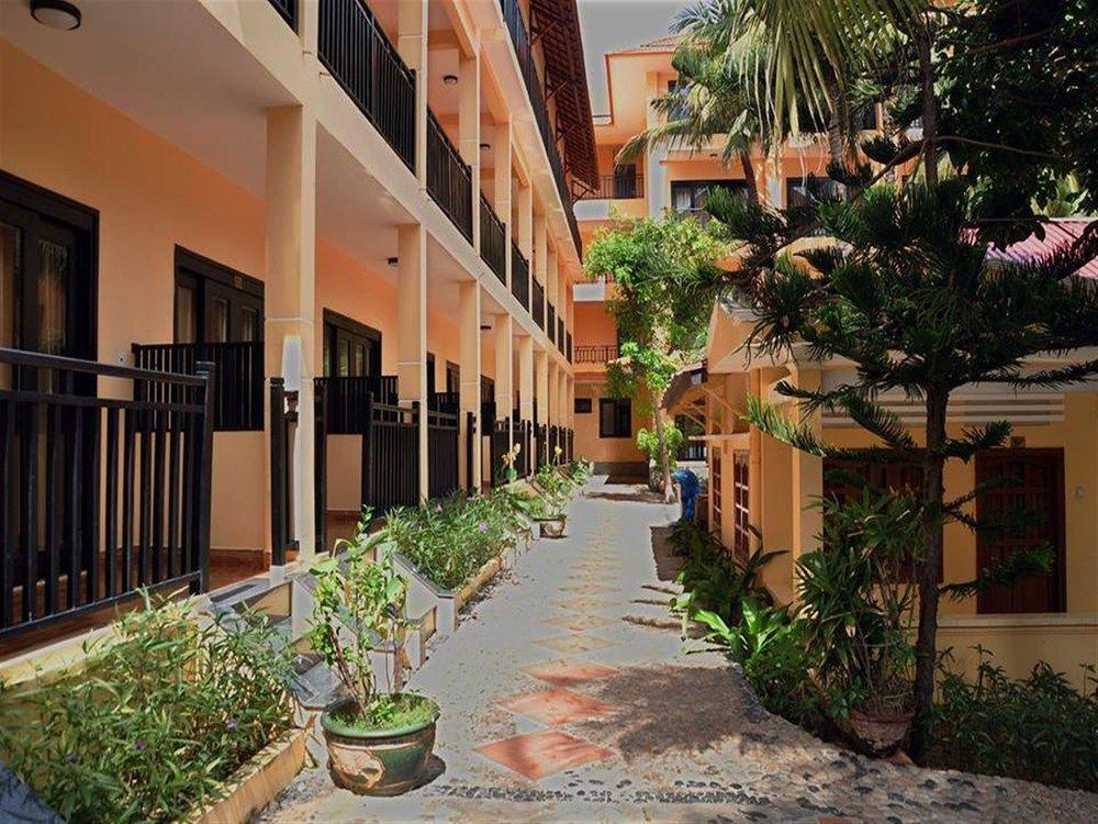 Hon Rom 1 Hotel 2*