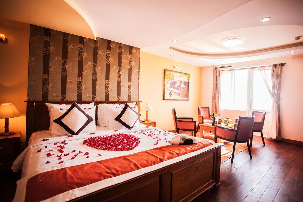 Oriental - Doi Dien Bai Bien Hotel 3*