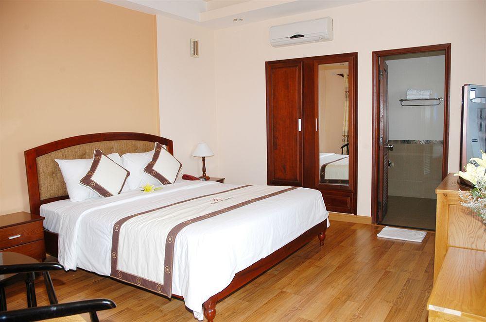 Oriental - Doi Dien Bai Bien Hotel