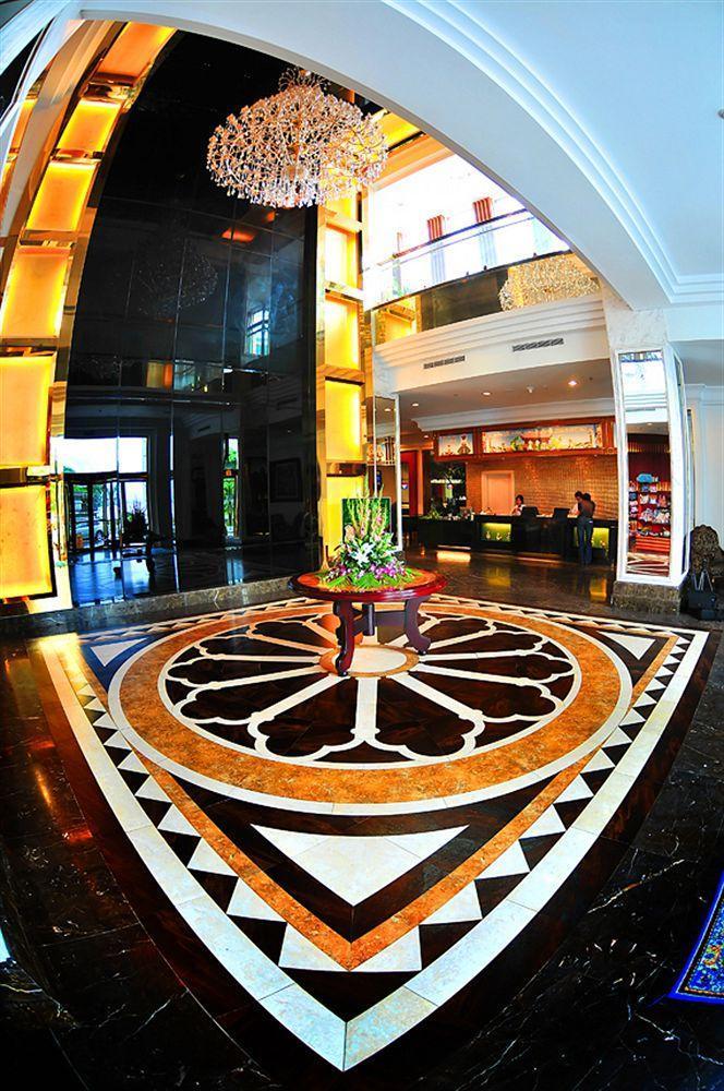 Royal Halong Hotel