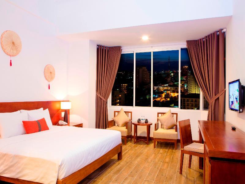 Hotel The Light 4*