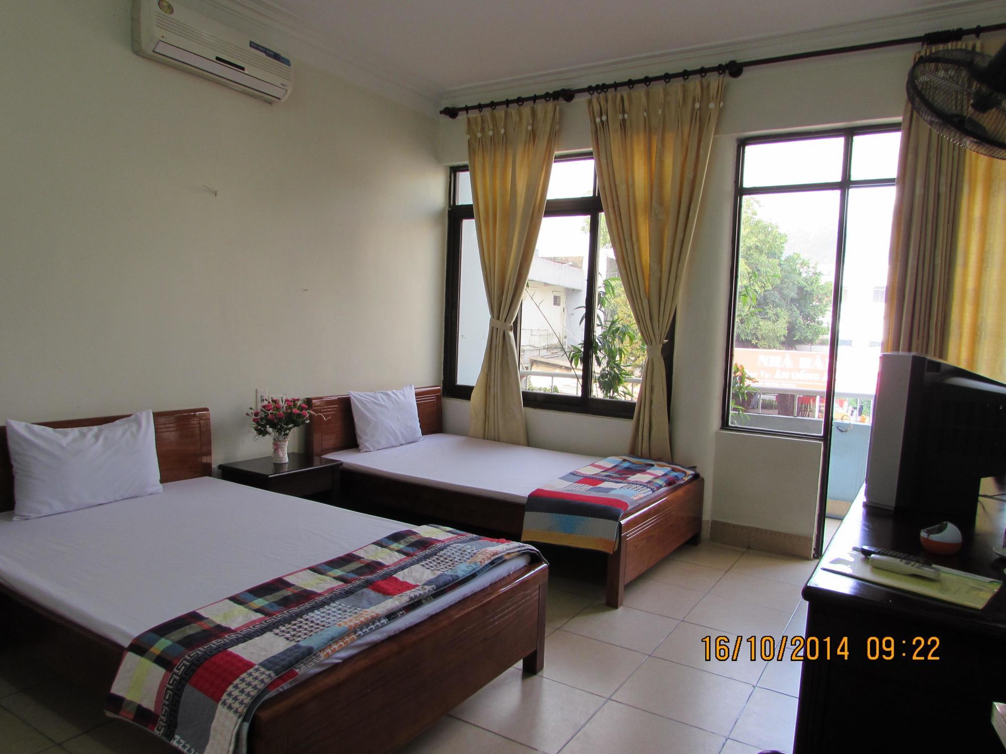Viet Nhat Halong - Bai Chay 2*