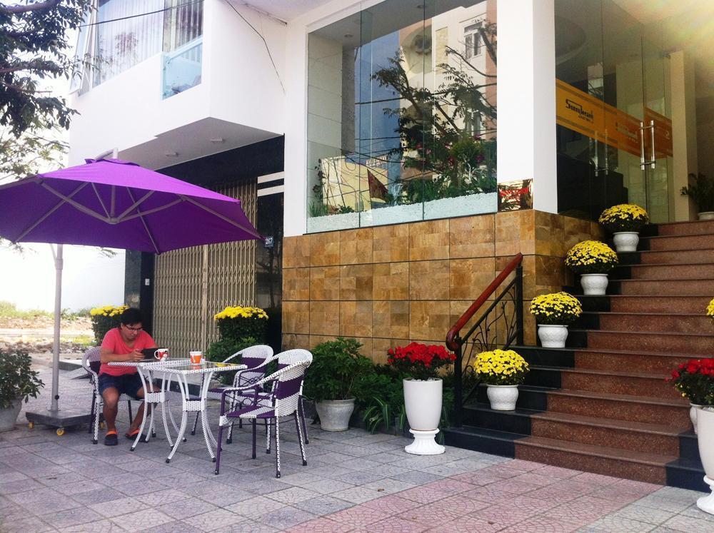 Sunny & Hotel 3*
