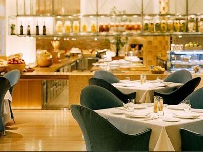 Park Hyatt Sài Gòn Khách sạn 5*