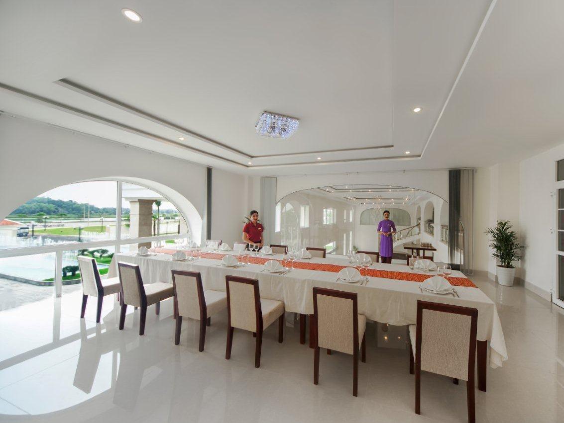 Ban Thach Riverside & Hotel