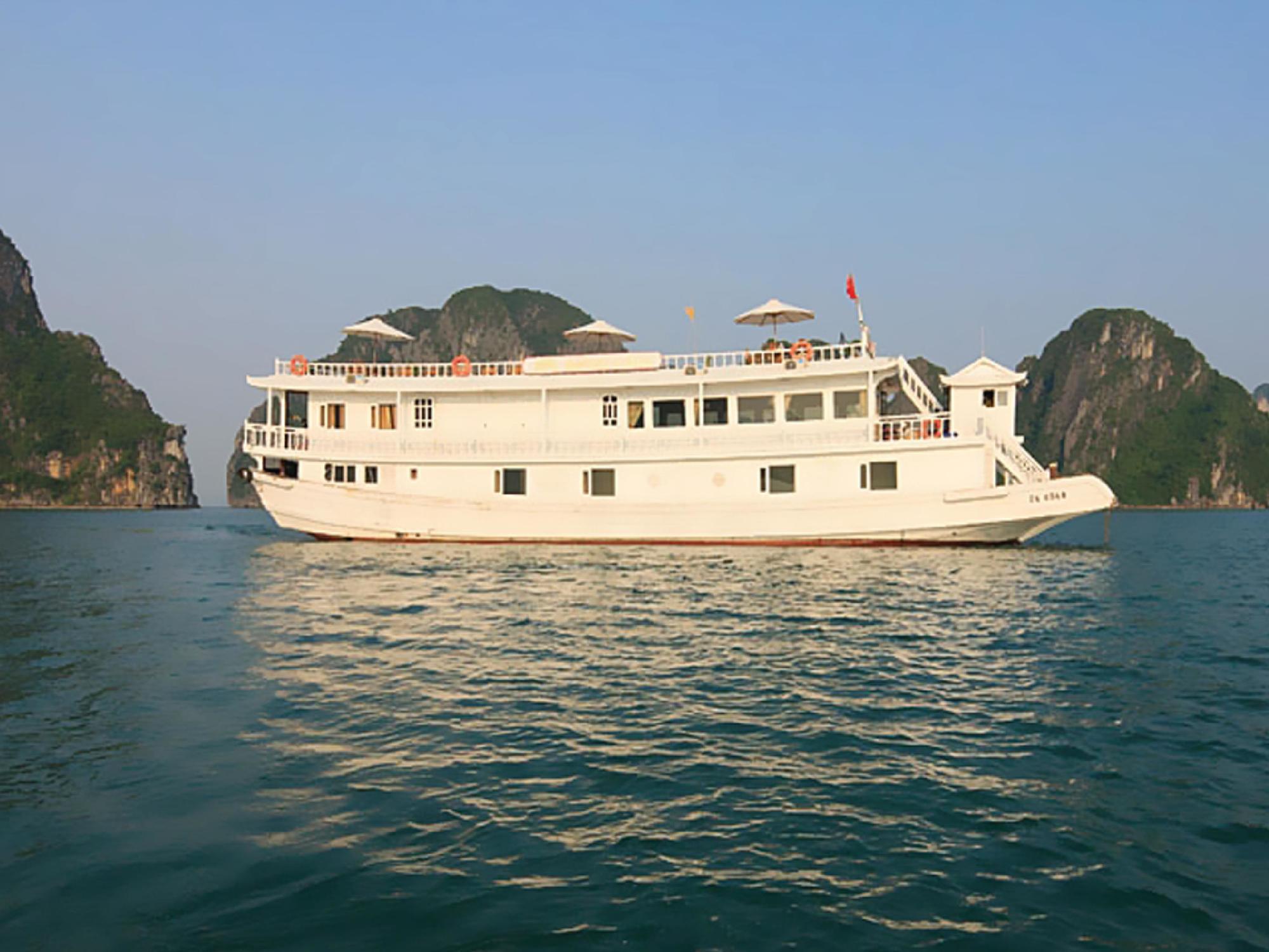 Paragon Cruise  Ha Long
