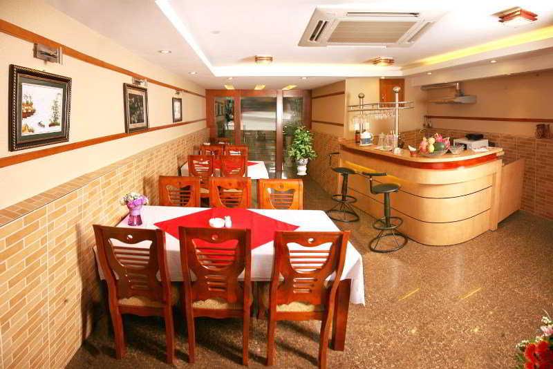 Hotel Grande Collection &