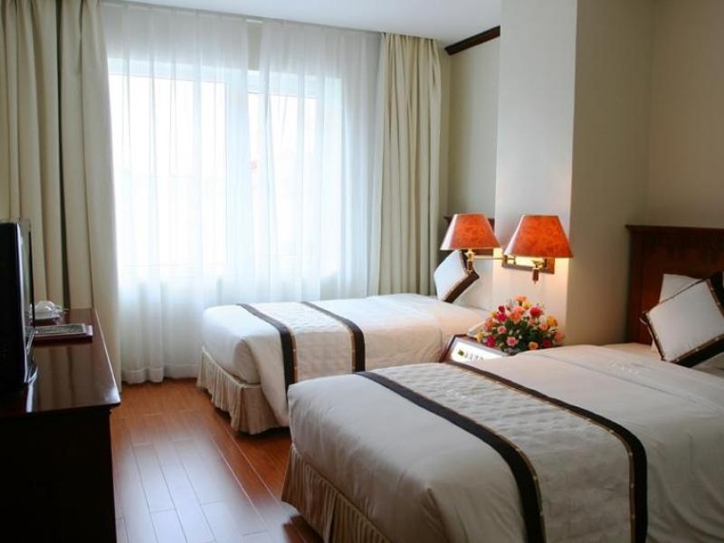 Sunny 1 Khách sạn 3*