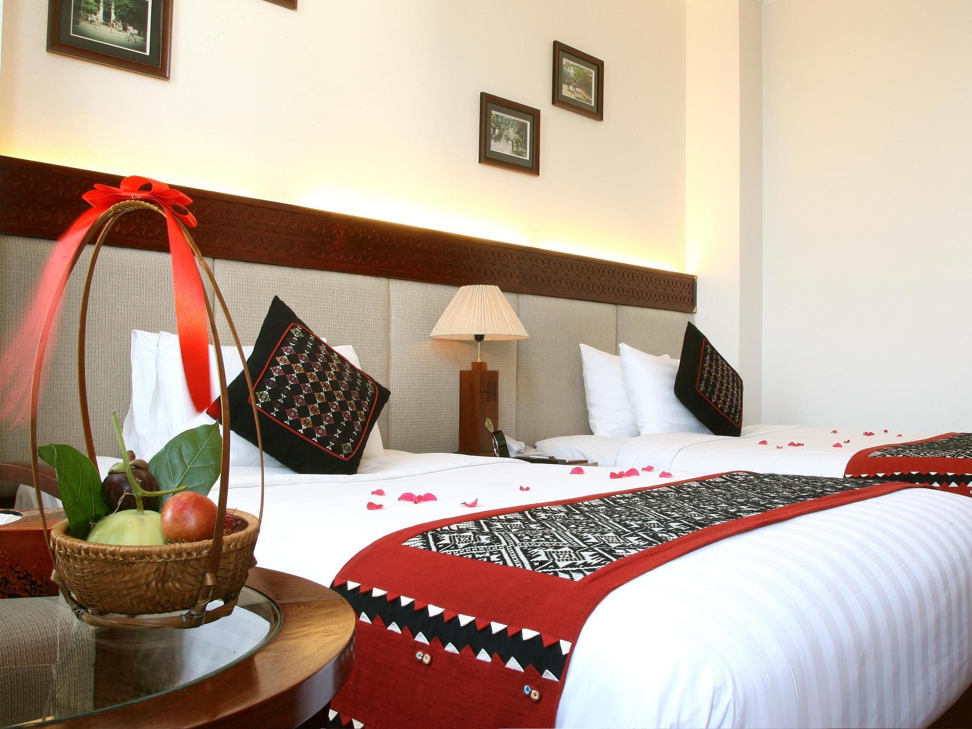 E Luxury & Restaurant 4*