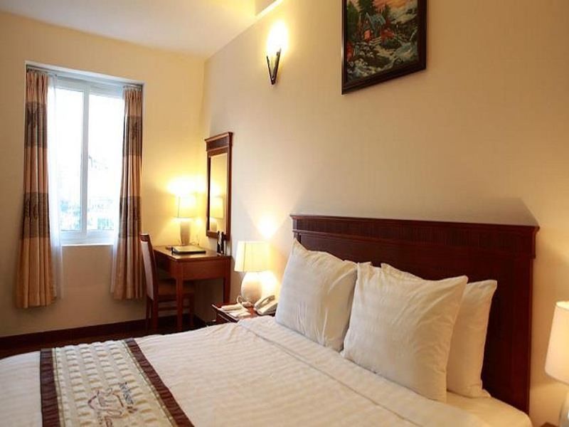 Hotel Khach San Park