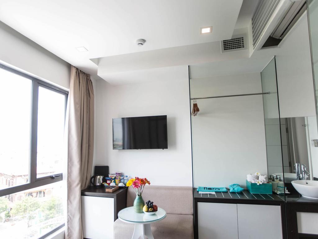 Khách sạn Flora & 2*