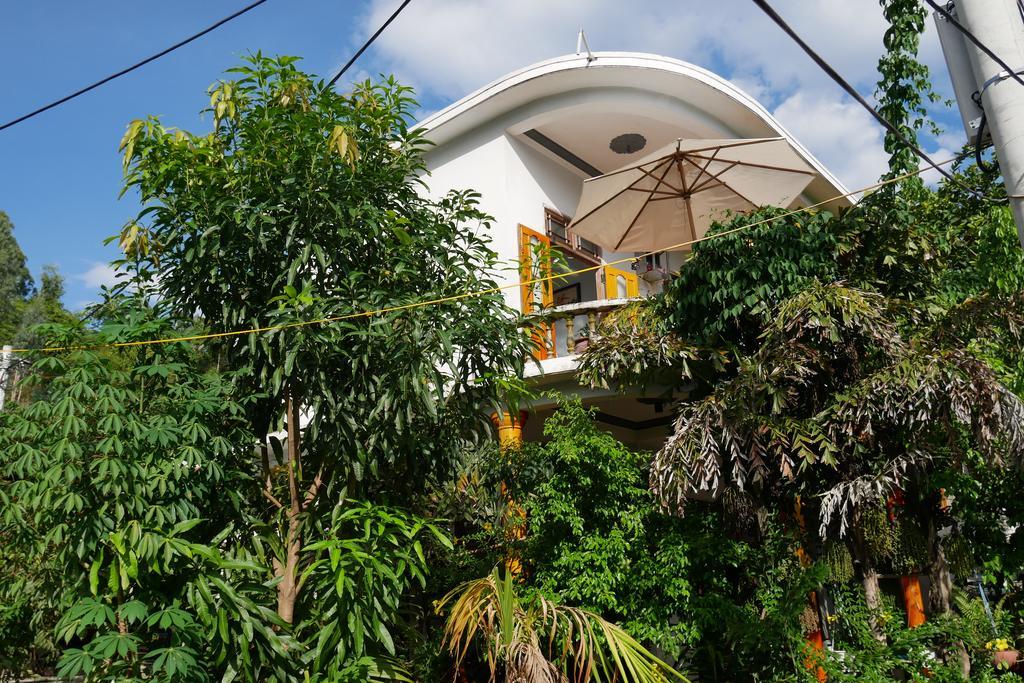 Ngo Khanh * Tân Hiệ