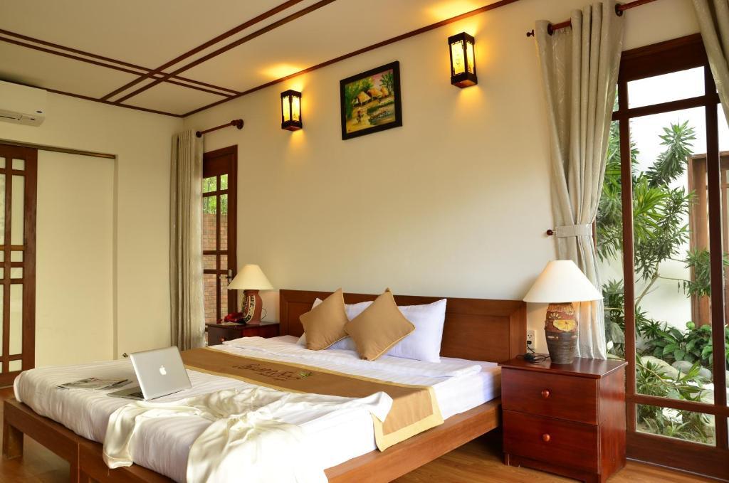 Riverside Bamboo Khách sạn